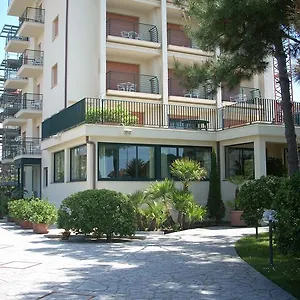 Paris 3*, Lido di Camaiore Italië